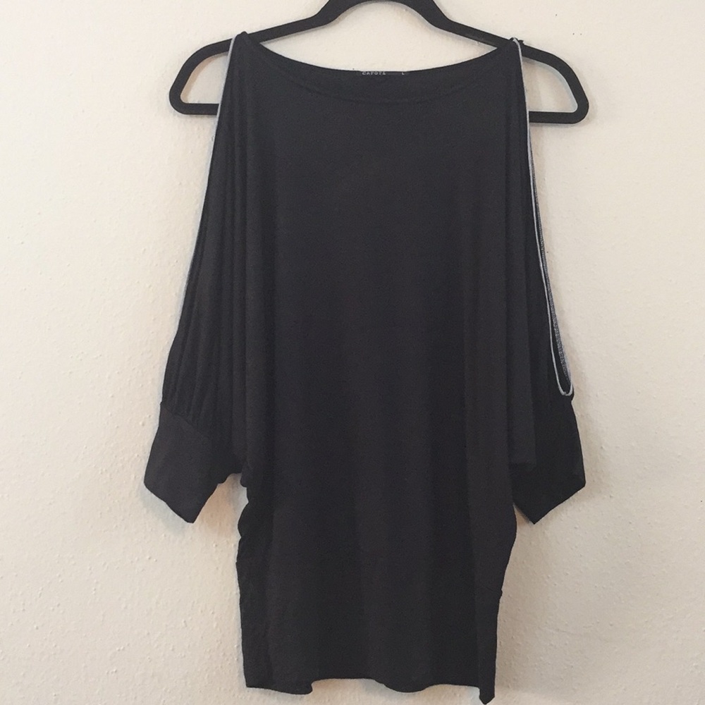Capote Anthropology Black Slit open Sleeves Top-L